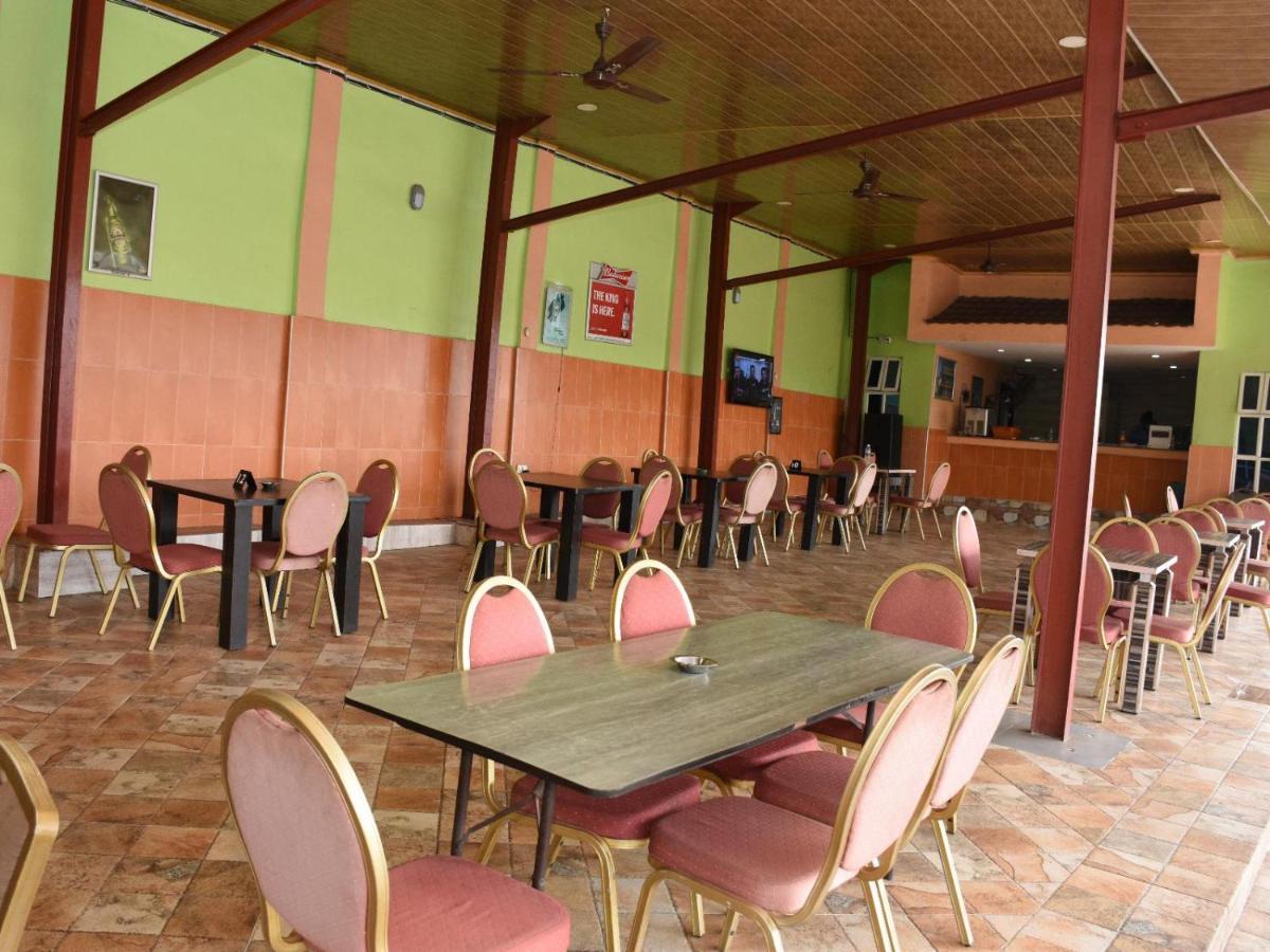 Hard Break Hotel Enugu Exteriör bild