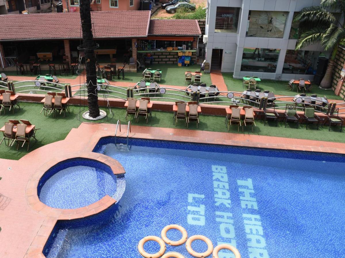 Hard Break Hotel Enugu Exteriör bild